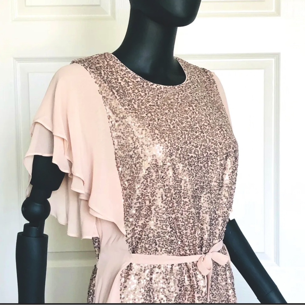 NWOT  Laundry by Shelli Segal Chiffon Beige Dress Sequin Flatter Sleeve Keyhole